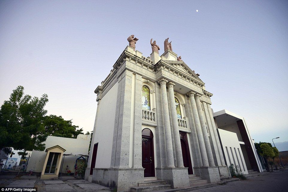 Las tumbas de lujo de los narcotraficantes - 07-3