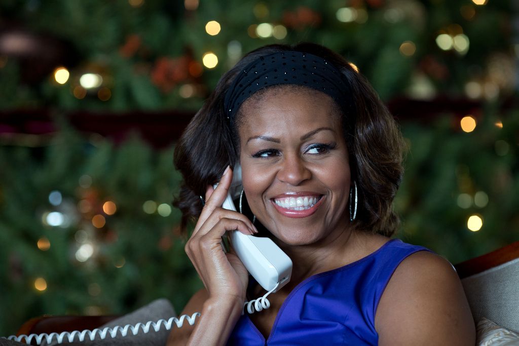 Michelle Obama ayuda a los niños a rastrear a Santa Claus - 11537470316_f8b45224de_b