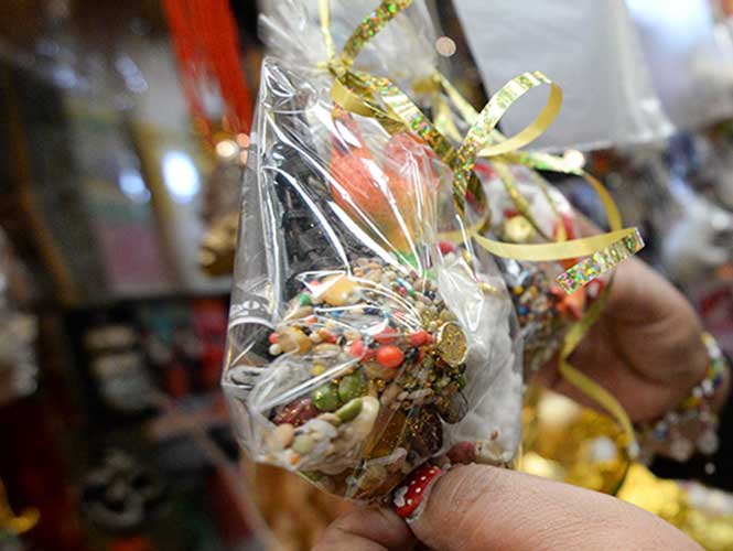 'Gallo dorado', el amuleto más comprado para recibir el Año Nuevo - 1591606