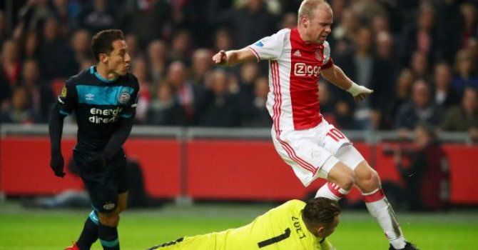 Héctor Moreno sale lesionado en clásico entre Ajax y PSV - 2016-12-18_02-12-34___6991