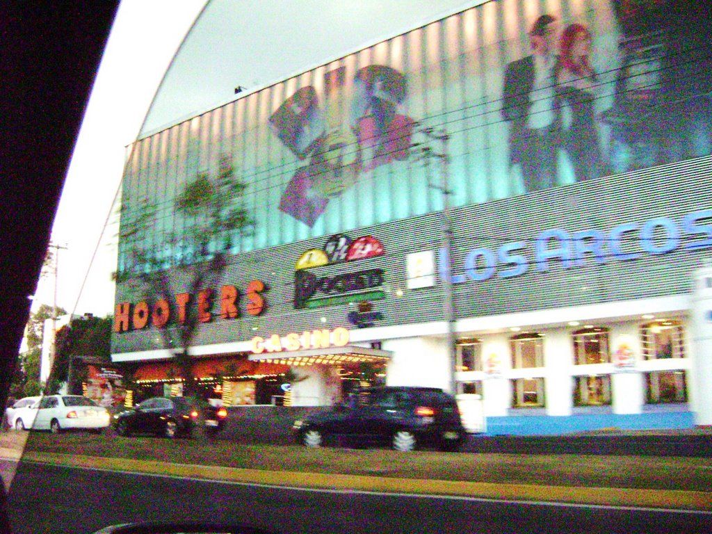 Alcalde de Huixquilucan no es gerente de Hooters Satélite