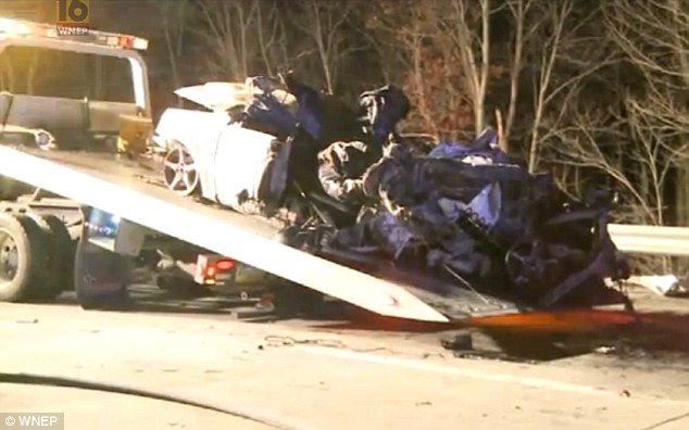 Adolescentes mueren en choque mientras transmitían en vivo - 3B30369200000578-4014244-image-m-54_1481222549544