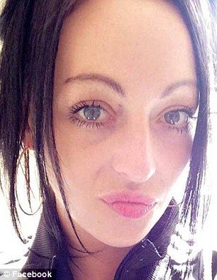 Jóvenes inglesas abusan y humillan a futbolista inglés - 3B5E01A900000578-4032056-Sexual_assault_Brogan_Gillard_wielded_a_pair_of_scissors_and_ask-a-20_1481704390327