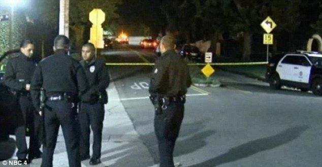 Aparece en Hollywood hombre quemado vivo - 3B7BAFAA00000578-4044944-image-a-45_1482041055442