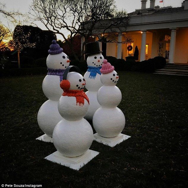 Staff de la Casa Blanca le juega broma navideña a Obama - 3B7EE81100000578-4045908-image-a-5_1482083117898