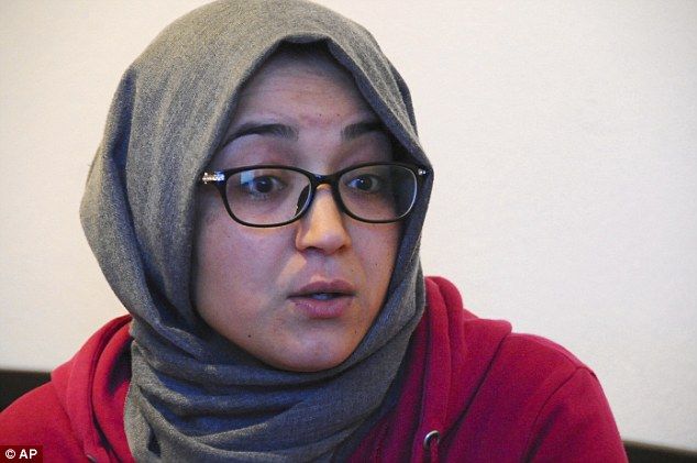 Murió el día que se unió al Estado Islámico: familia de terrorista de Berlín - 3B941DF900000578-4061768-image-a-18_1482506824772