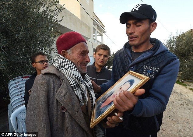 Murió el día que se unió al Estado Islámico: familia de terrorista de Berlín - 3B99C94B00000578-4061768-image-a-30_1482508018803