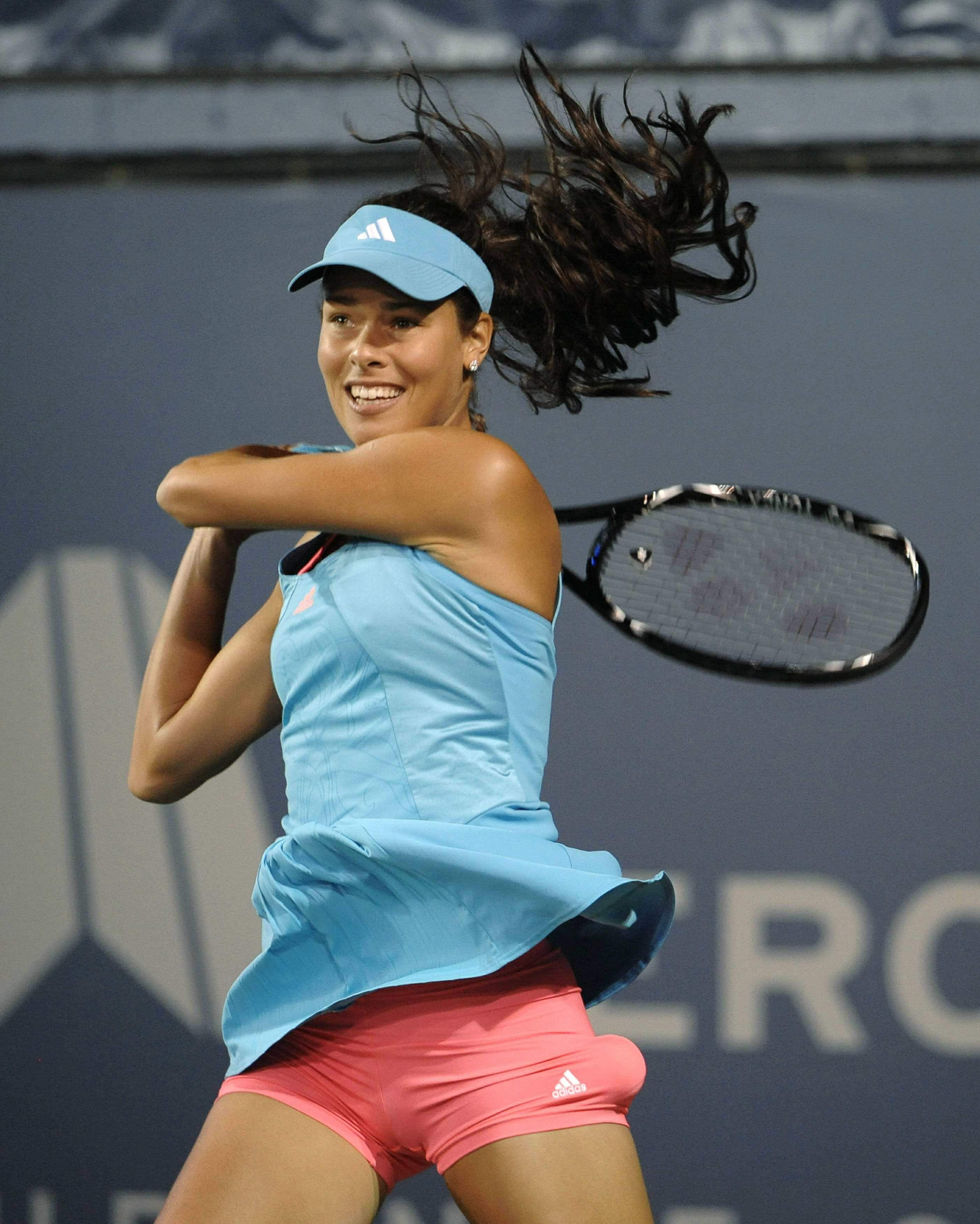 Ana Ivanovic se retira del tenis - Ana_Ivanovic_at_the_Mercury_Insurance_Open_in_Carlsbad_CA_August_5_6_2011_016_11043