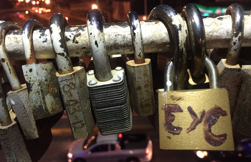 El ‘puente del amor’ de Léon - CANDADOS-ii