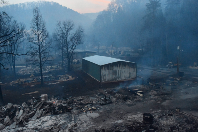 Autoridades detienen a dos por incendio en Tennessee - Captura-de-pantalla-2016-12-07-a-las-19.59.38