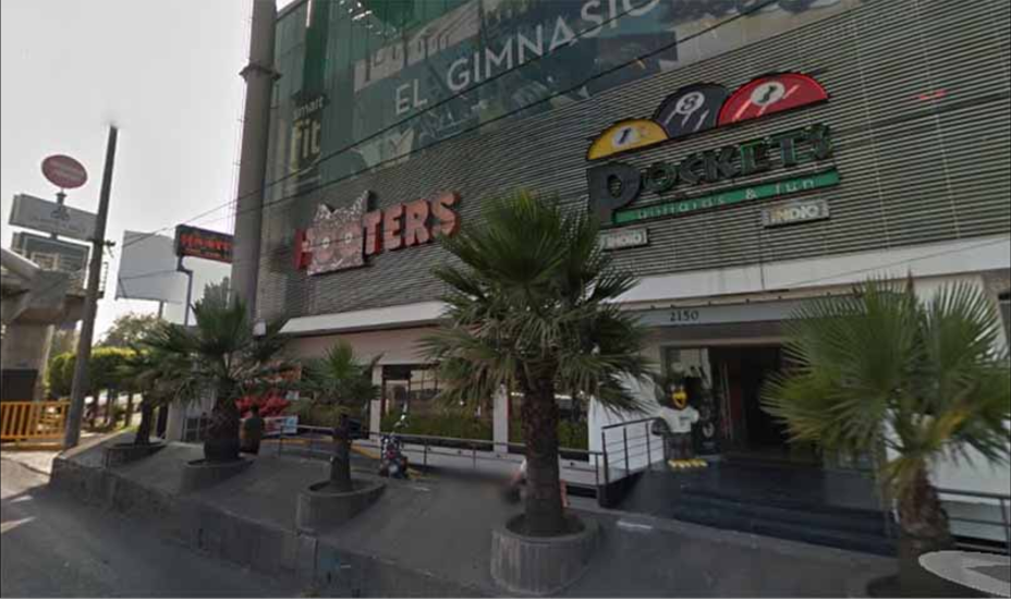 Clausuran Hooters del alcalde de Huixquilucan