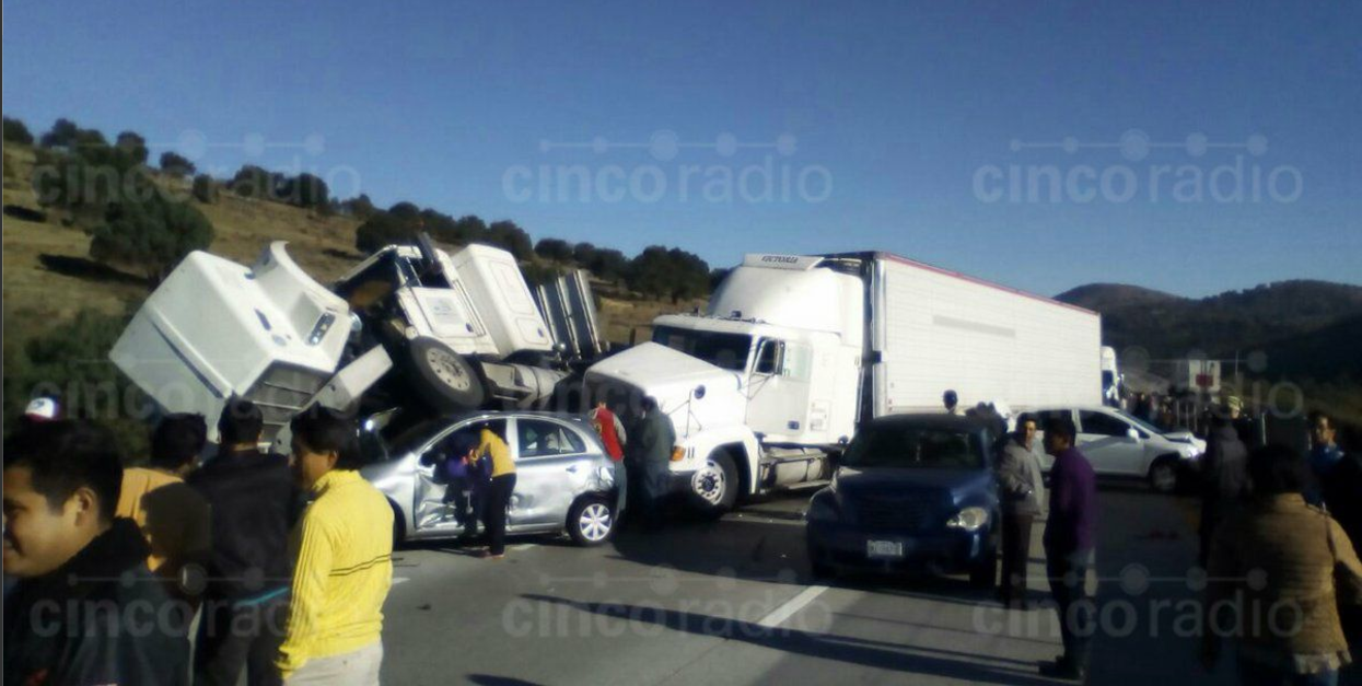 Carambola deja 5 heridos en autopista Arco Norte - Captura-de-pantalla-2016-12-23-a-las-13.41.23