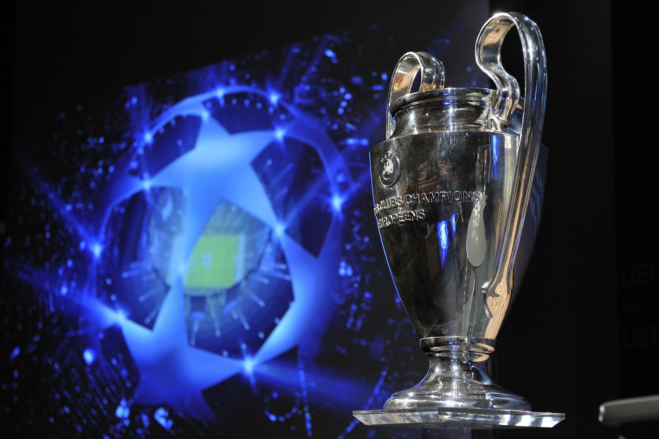 Partidos de Champions League tendrán nuevos horarios
