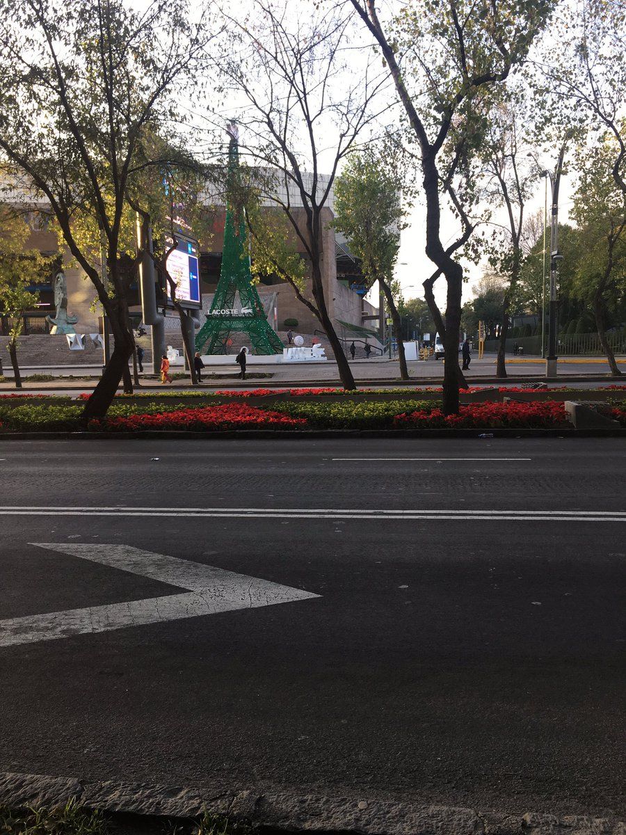 La Ciudad de México se llena de ‘nieve’ - Eiffel-auditorio