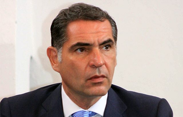 Acusan a Cué de adeudo de más de 2 mil 500 mdp a empresarios - GC1