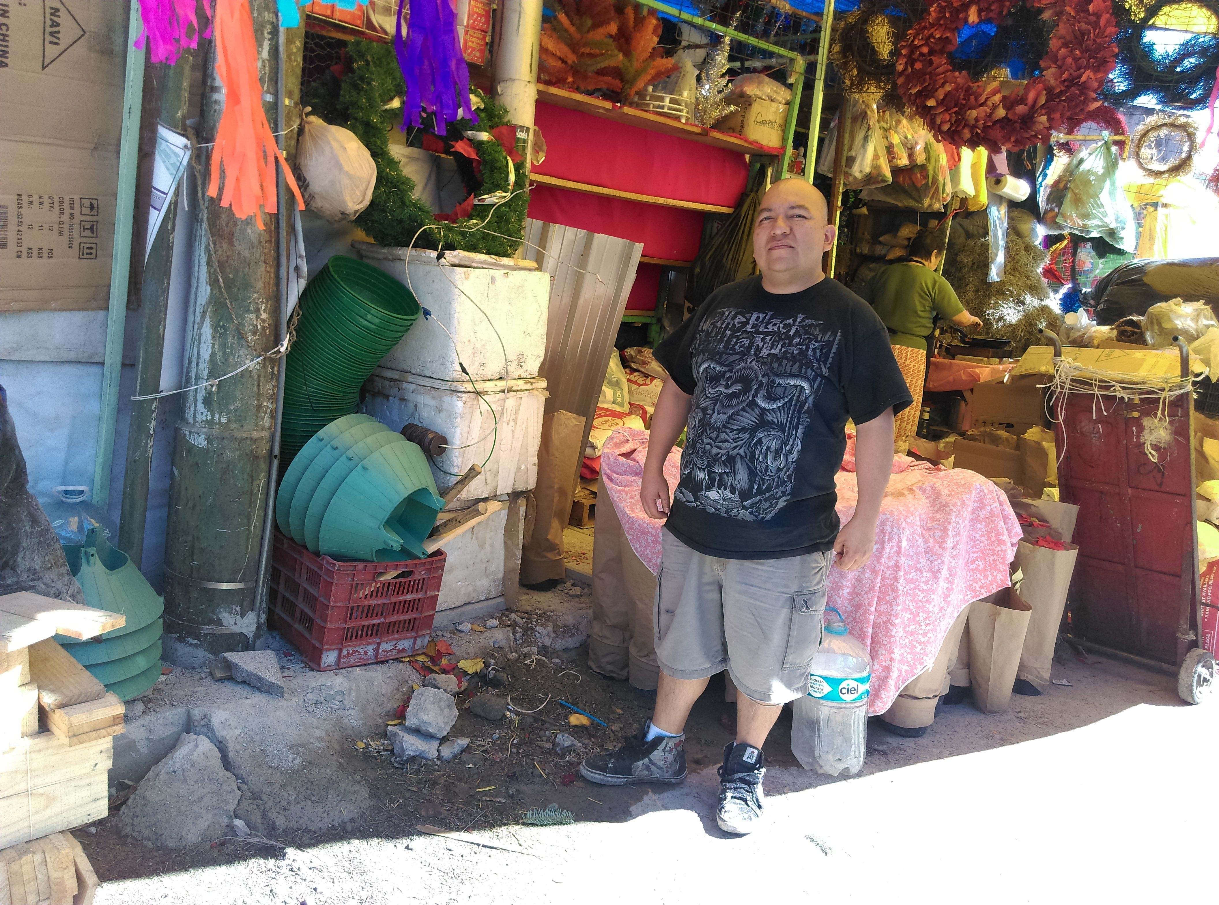 Obra en la Del Valle genera tráfico y pérdidas a los comercios - IMAG0035