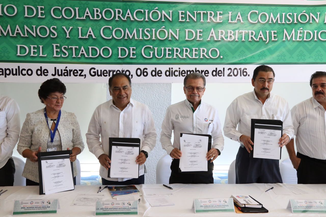 Héctor Astudillo firma convenio de colaboración para garantizar derechos de pacientes