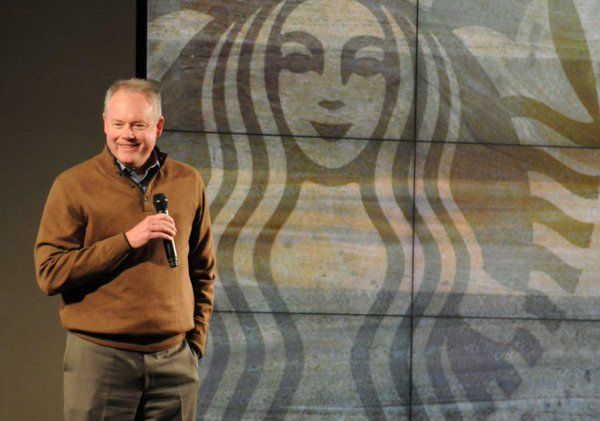 Howard Schultz deja de ser CEO de Starbucks - Kevin-Johnson