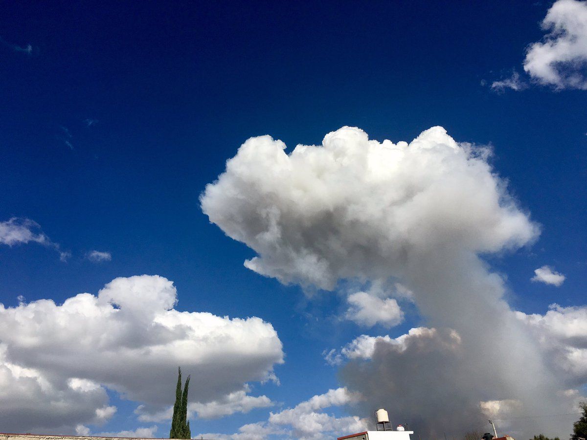 Galería: imágenes de la tragedia en Tultepec - Mercado-San-Pablito-Tultepec-7