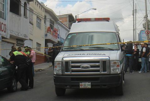Ejecutan con tiro en la cabeza a dos hombres en Tlalnepantla