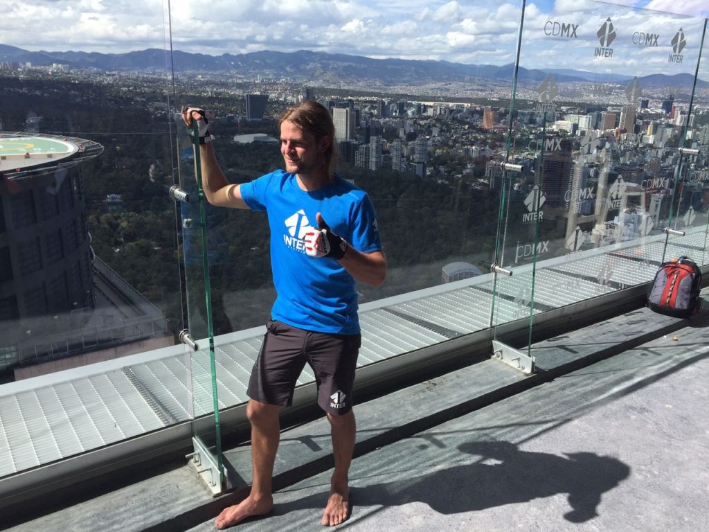 Alemán cruza dos edificios de la Ciudad de México caminando en una cuerda - WhatsApp-Image-2016-12-04-at-1.03.40-PM-1024x768