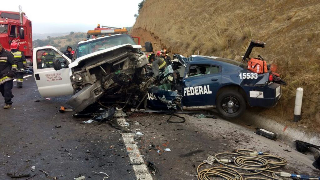 Volcadura deja tres muertos y 42 heridos en la autopista México-Puebla - accidente-mexico-puebla-patrulla-1024x576