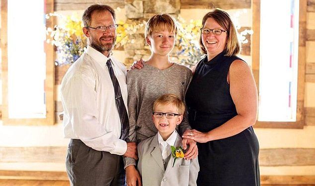 Adolescente de 14 años mata a su madre y hermano