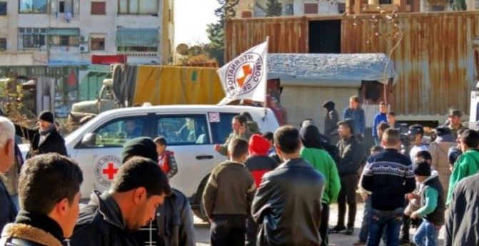 Cruz Roja evacúa a civiles de Alepo