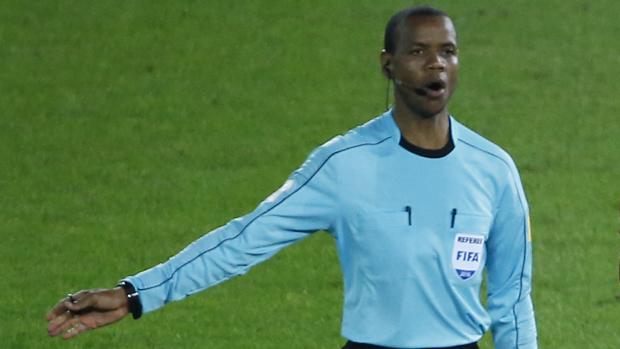 Árbitro explica porqué no expulsó a Ramos