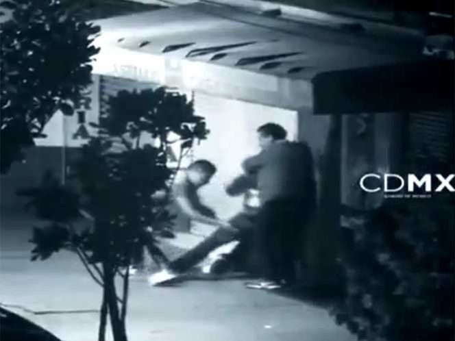 Sujeto regresa a bar tras asaltar a dos jóvenes en el Centro Histórico - asalto-centro-2