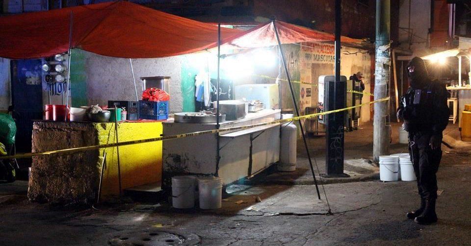 Matan a pareja en taquería de Neza Matan a pareja en taquería de Neza