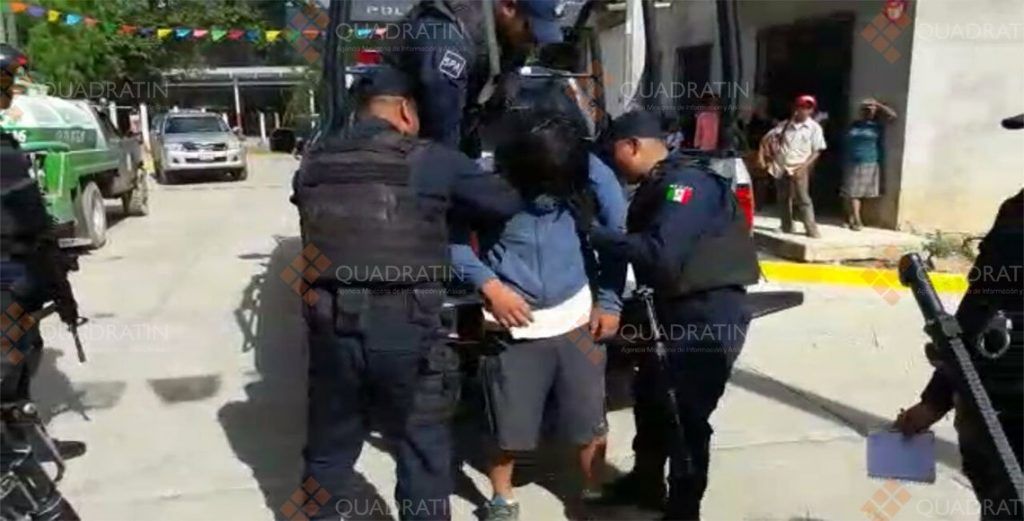 Amarran a menor de edad a un poste en Oaxaca - atado2-1024x521