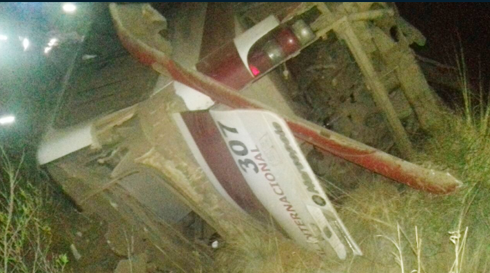 Mueren 13 personas al desbarrancarse autobús en Bolivia - autobus-boliivia-2