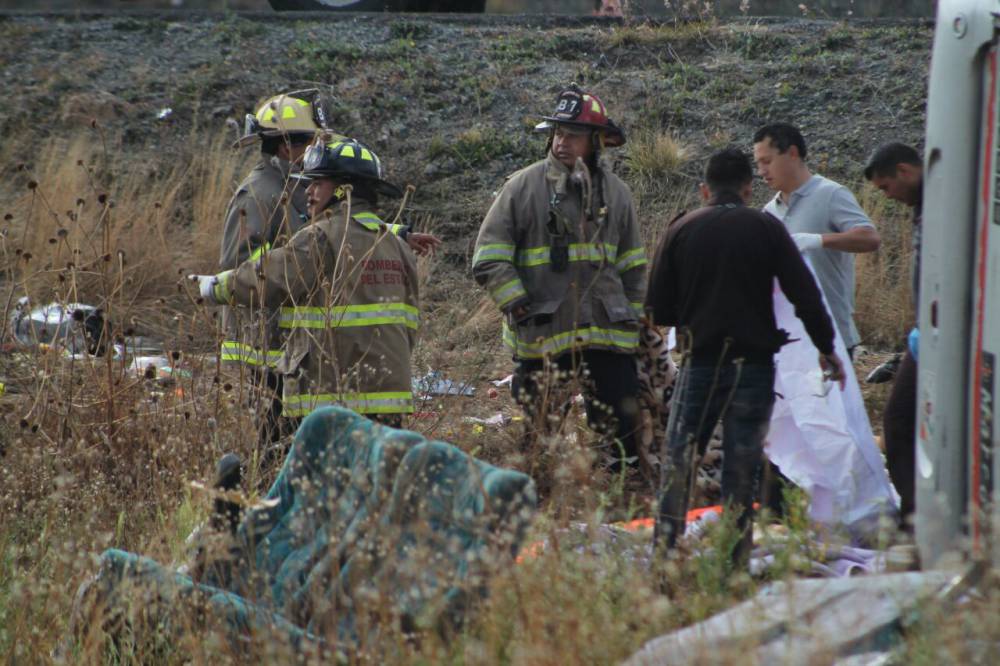 Mueren seis personas en volcadura de autobús en Zacatecas - autóbus-zacatecas-2