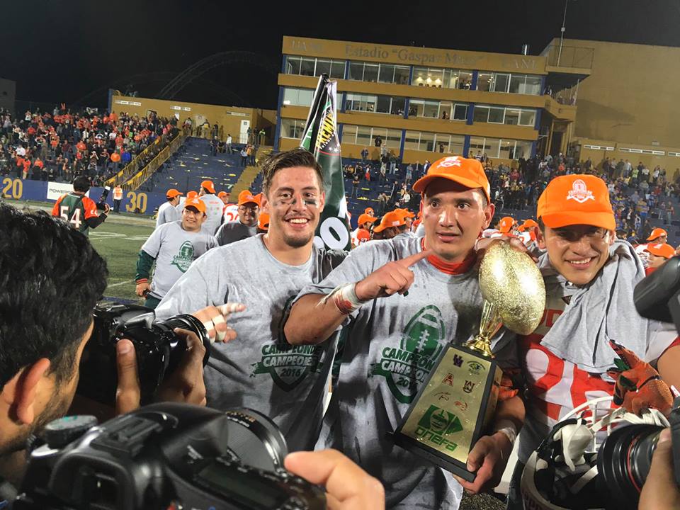 Aztecas de la UDLAP gana el Tazón de Campeones - aztecas-udlap-face-3