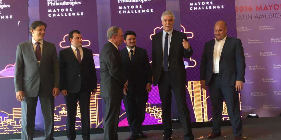 Crean el banco más pequeño del mundo y que lucha contra la delincuencia