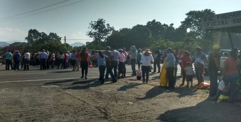 CNTE mantiene al menos siete bloqueos en Chiapas - bloqueos-chiapas-2