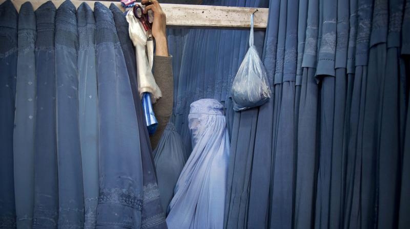 Decapitan a mujer en Afganistán por ir de compras sin su marido