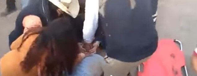 Investigan muerte de hombre en fiesta de quince años - caballo