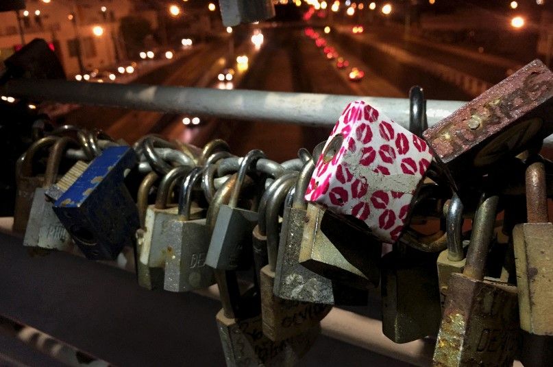 El ‘puente del amor’ de Léon - candados-i