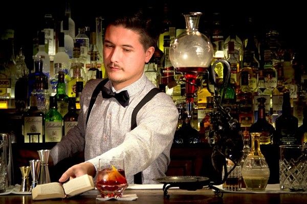 Algunas profesiones y oficios tendrán salario mínimo distinto - cantinero_3