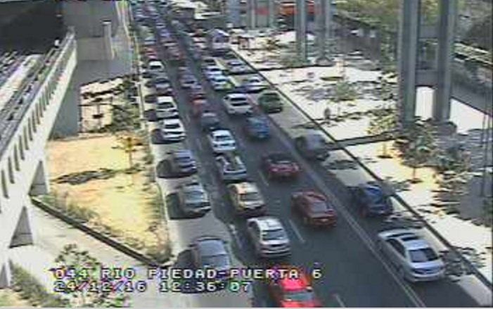 Compras de último momento provocan caos vial en la Ciudad de México