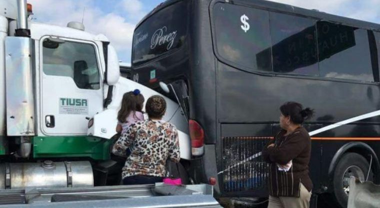 Carambola deja 50 heridos en la México-Veracruz