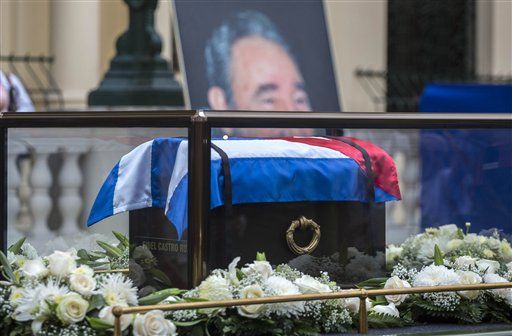 Inicia último recorrido de cenizas de Fidel Castro - cenizas-fidel-castro-3