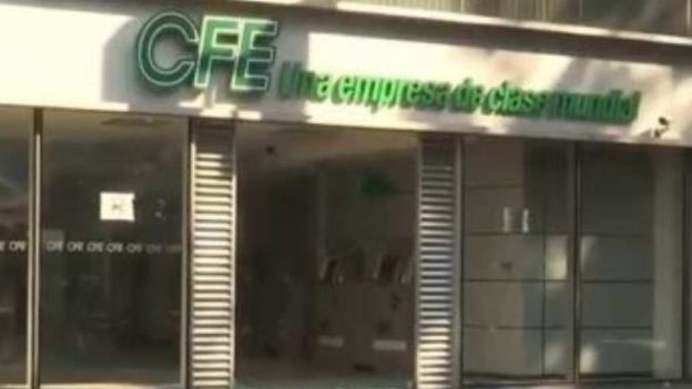 Estallan artefactos explosivos en cajero de CFE en Narvarte
