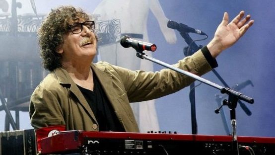 Hospitalizan de emergencia a Charly García