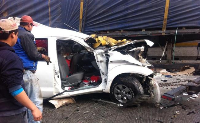 Choque entre auto y tráiler en la México-Querétaro - choque-1