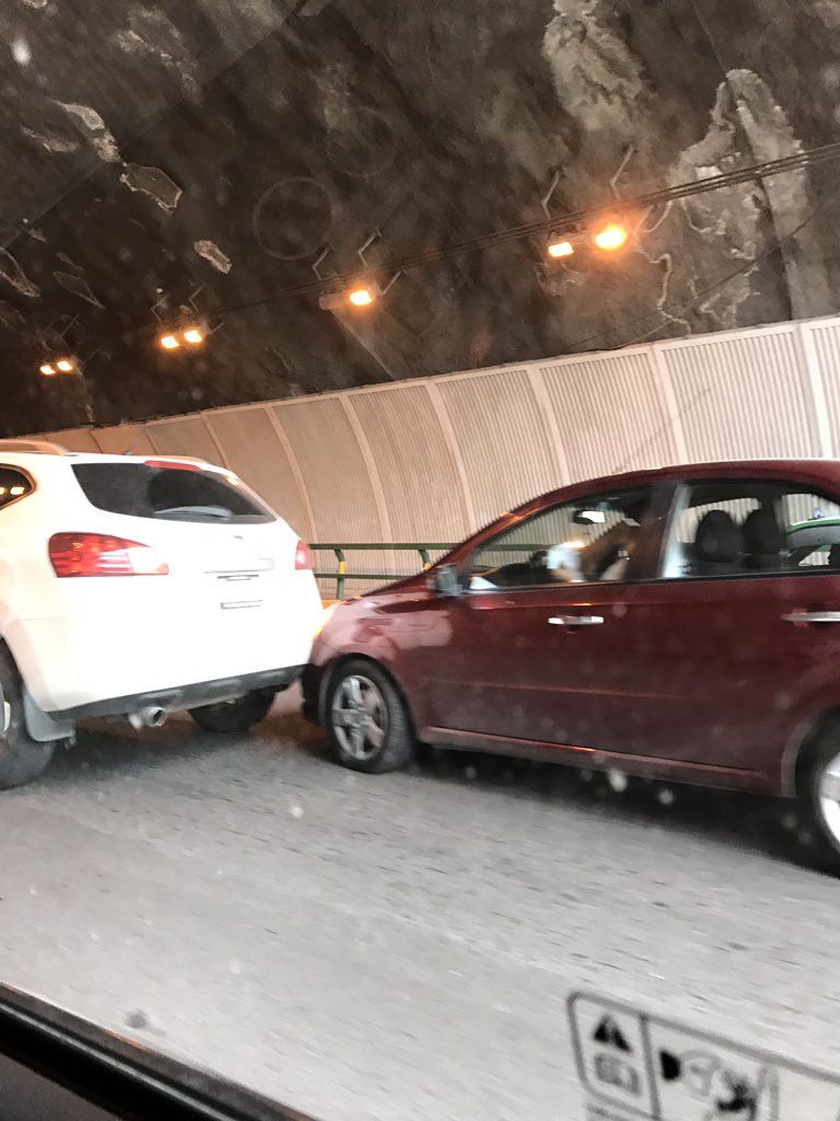 Choque múltiple paraliza túnel de la Loma Larga en Nuevo León - choque-loma-larga