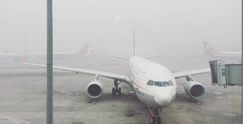 Contaminación deja 20 mil personas varadas en aeropuerto de China