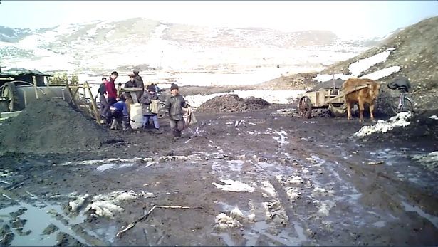 La vida de los niños en una mina de carbón en Corea del Norte - corea-I